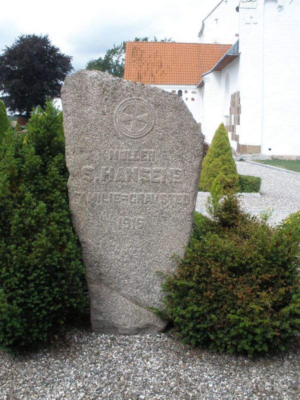 S. Hansen's familiegravsted.JPG